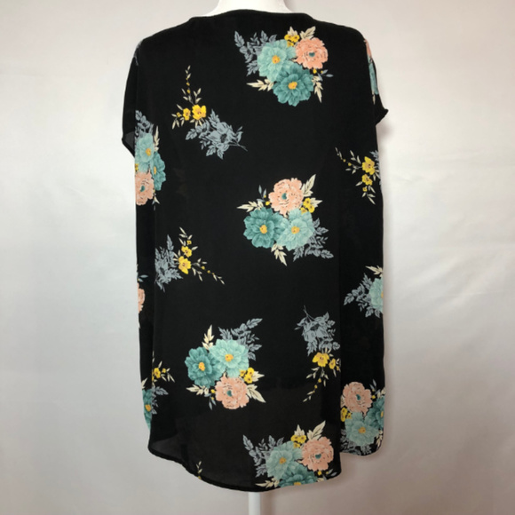 Torrid Floral Georgette Button Front Top Size 2 - Picture 5 of 6